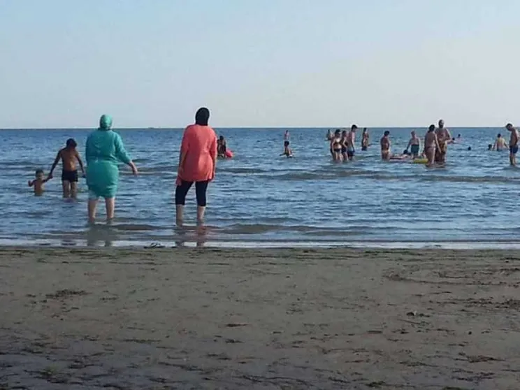 Veli, ferite e libertà