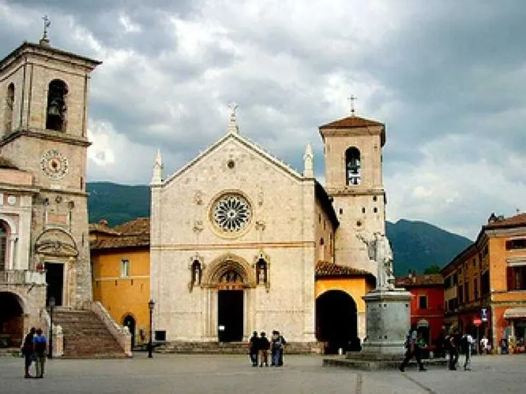 Norcia, danni gravi al monastero di san Benedetto e alla basilica