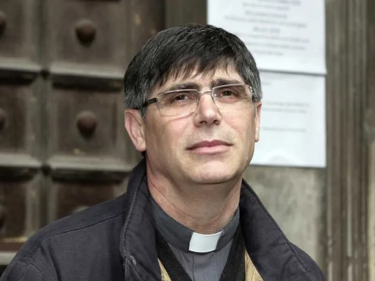 Un parroco, l'attesa sfinente di un lavoro... chi ascolta il grido di Giampiero?
