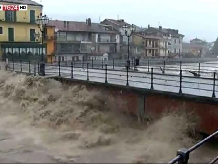 Allerta meteo in Piemonte e Liguria. Esondato il Tanaro nel Cuneese