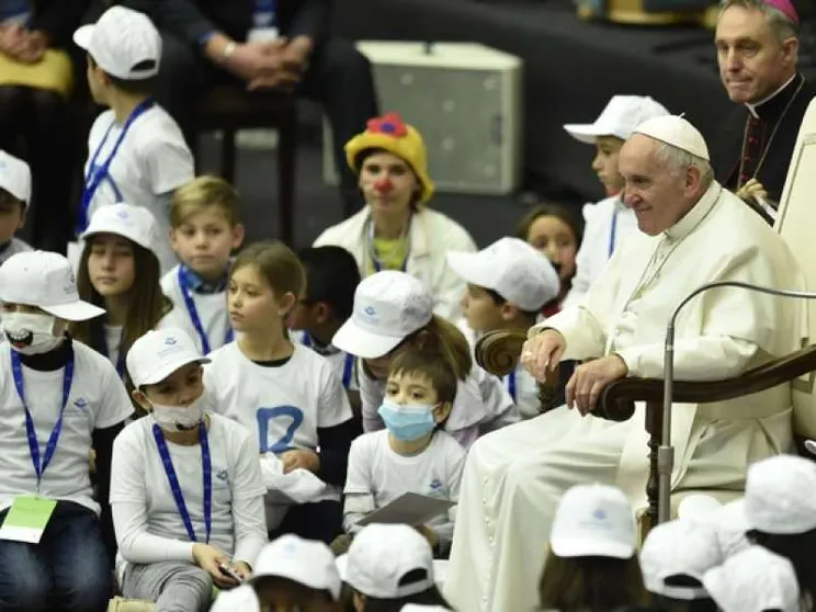 Il Papa: non c'è una risposta alla morte dei bambini