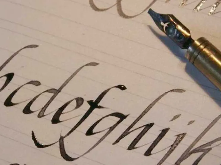 Calligrafia, il corsivo non si cancella