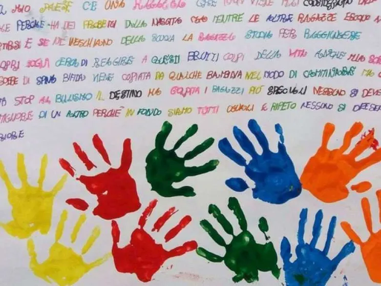 «Stop al bullo. E se non lo capisci te lo disegno»