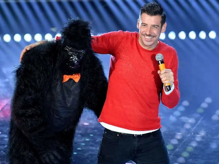 Dopo Sanremo l'effetto Gabbani fa volare in libreria la «Scimmia nuda»