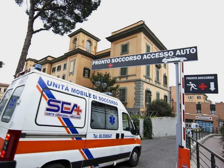 Si assumono solo medici non obiettori. Don Arice (Cei): snaturata la 194