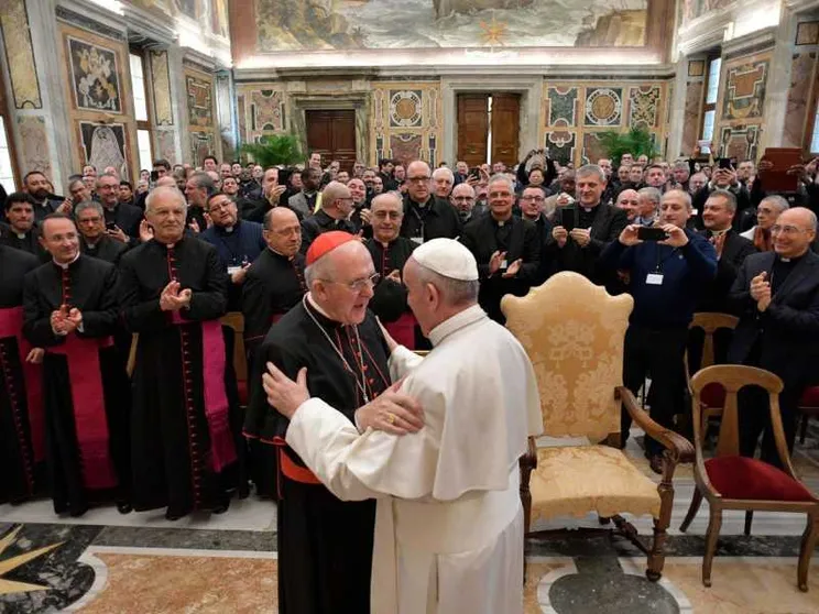 «Parroci, fatevi prossimi anche di chi convive»