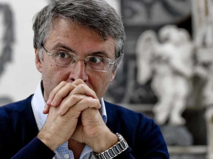 Tagliati i poteri di Cantone. Il governo: rimedieremo
