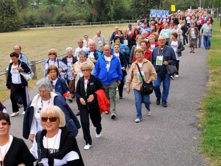 Più anziani e longevi ma pochi: tra 50 anni gli italiani saranno 53,7 milioni