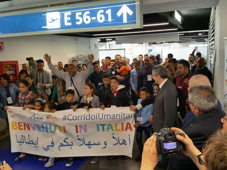 Profughi siriani, corridoi umanitari a quota 800