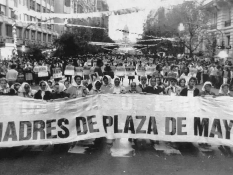 Plaza de Mayo, 40 anni fa le prime madri-coraggio