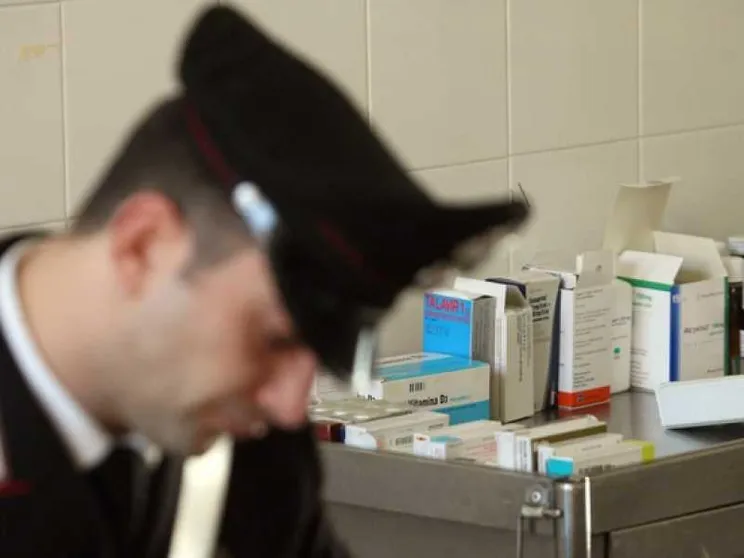 Corruzione e riciclaggio nel farmaco, 19 arresti fra medici e imprenditori