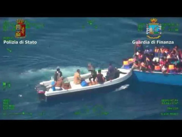 Ecco il video del Moas che incastra due trafficanti libici