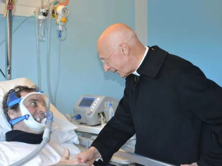 Padre Paris: io e la Sla, ecco perché ho amato la vita fino all'ultimo respiro