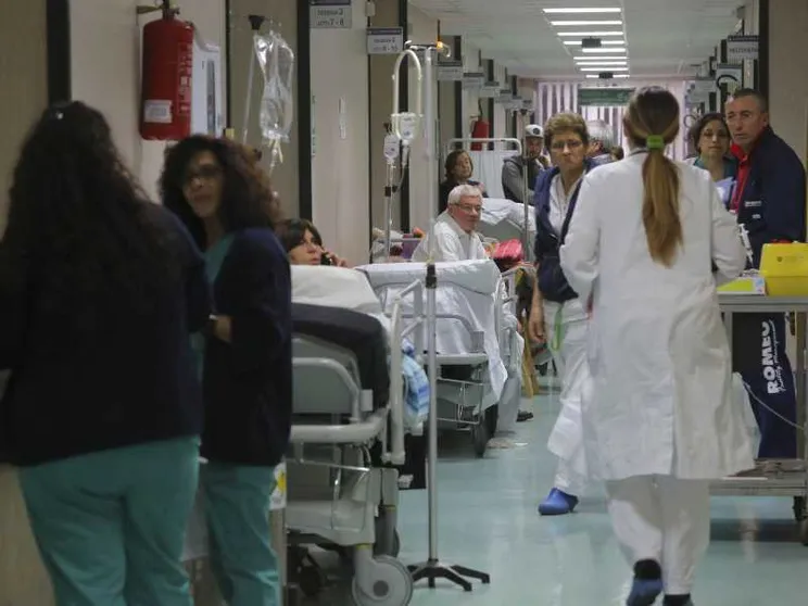 Degrado e imbrogli fuori dall'ospedale, santuario dell'umanità