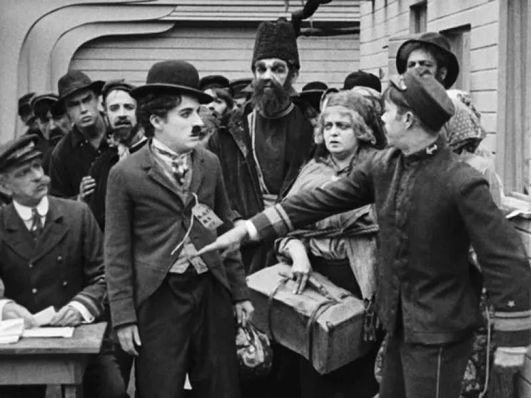 L'immigrato Charlot, cent'anni fa come oggi