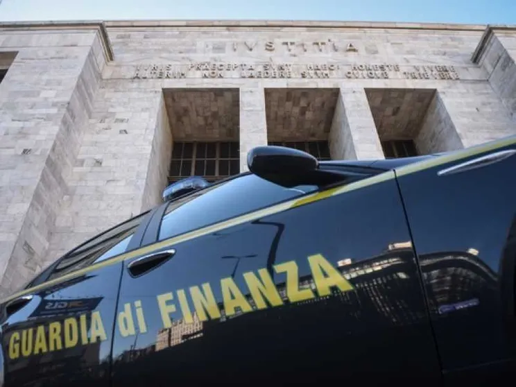 Blitz della Gdf a Roma, 17 arresti