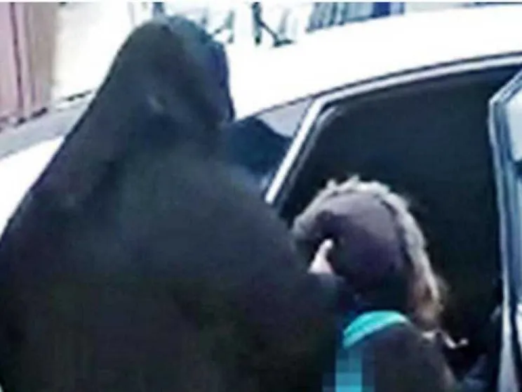 «Bimba cristiana affidata a una famiglia islamica: la plagiano»