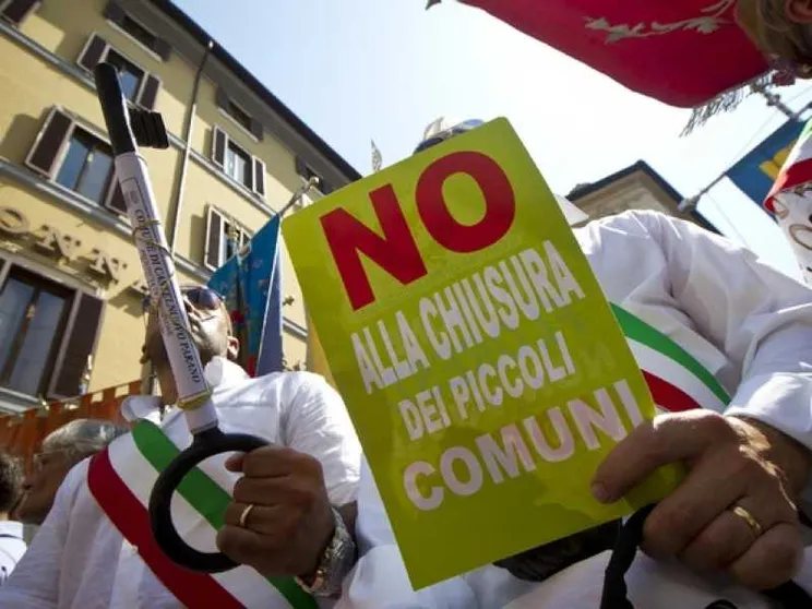 Spopolati e senza più servizi. I 40 Comuni dimenticati