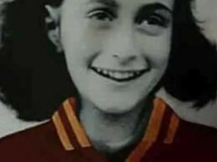 Caso Anna Frank, Bassetti: vergogna. E la Figc: il Diario sarà letto in campo