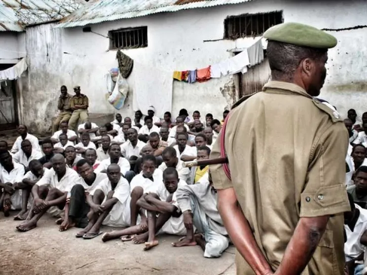 Vigilantes a caccia di «vampiri»: 200 arresti in Malawi
