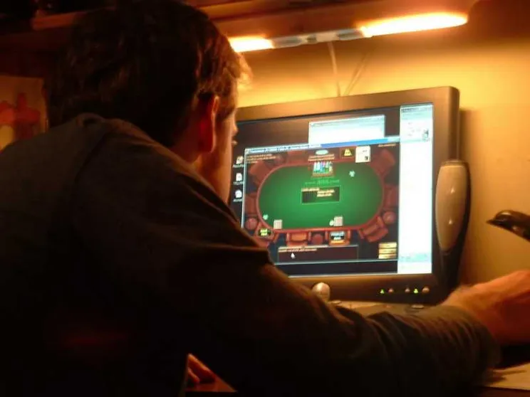 Chiuse 14 sale da gioco in Toscana. Server basati a Malta