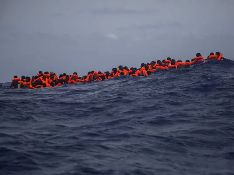Per tre volte in tre ore Ong inviata a soccorrere migranti. Ma arriva lo stop
