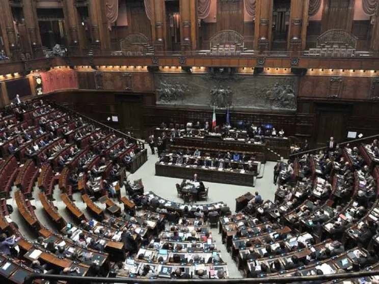 Manovra, saltano emendamento su cittadinanza e l'abolizione dei vitalizi