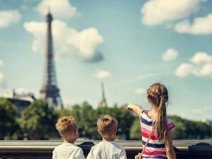 Aiuti ai figli, ecco le vere differenze tra Italia e Francia