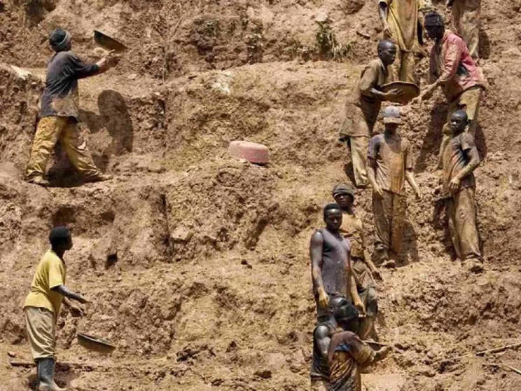 L'inferno d'oro del Camerun nelle miniere abbandonate