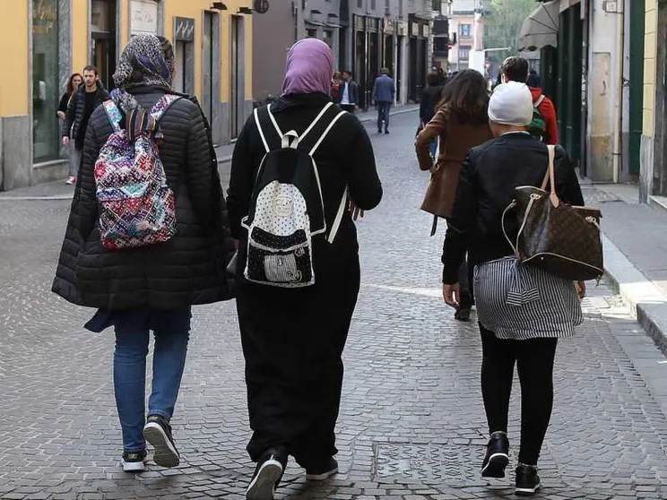 L'avvocata ha il velo. Il giudice choc: «Fuori dall'aula»