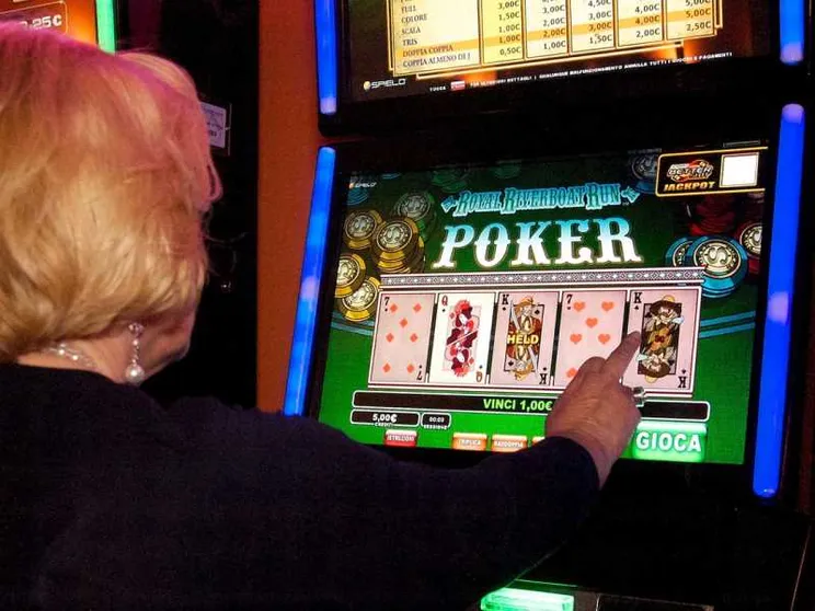 SlotMob chiama i partiti: «Impegno sull'azzardo»