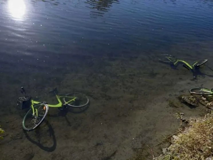 Troppi vandali, un operatore di bike sharing se ne va