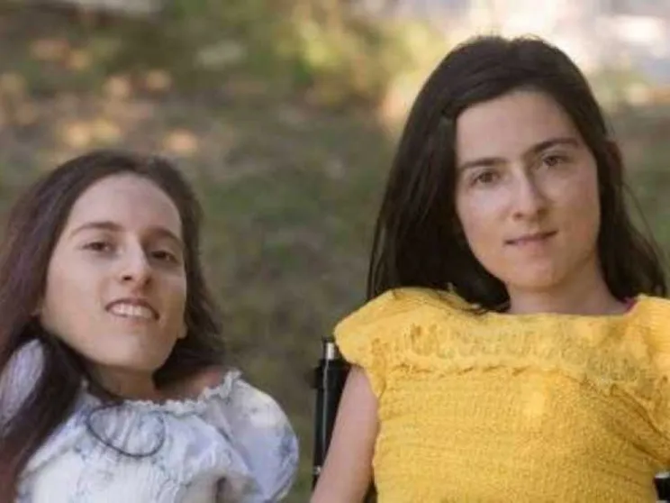 Il grido di libertà delle sorelle Paolini: più fondi per l'assistenza