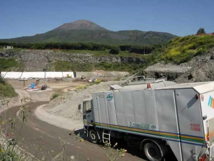 Discarica di Maddaloni, una bomba a orologeria