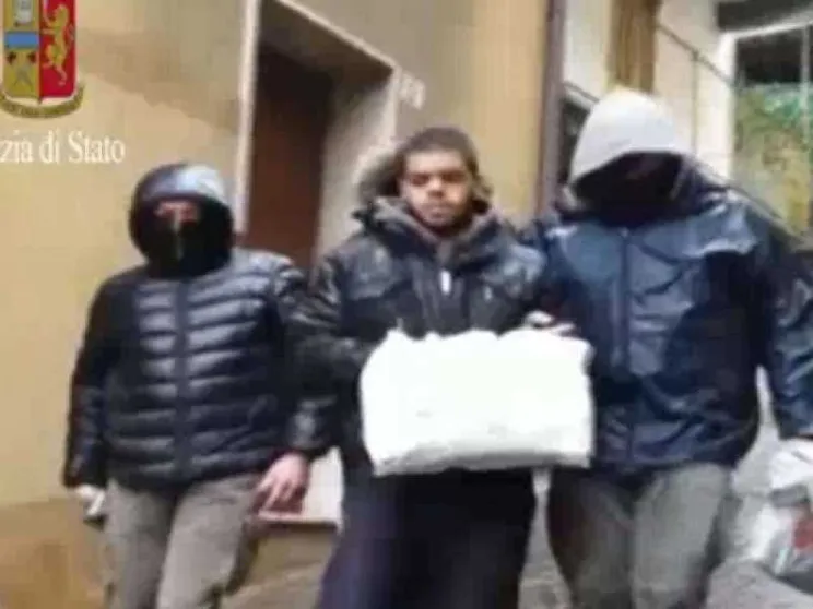 Arrestato italo-marocchino militante del Daesh: scriveva testi di propaganda