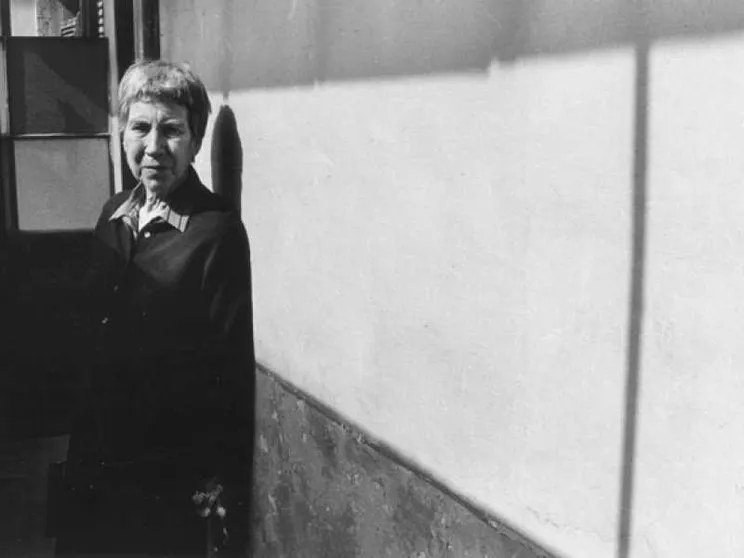 Alla ricerca di Natalia Ginzburg: la donna dietro la scrittrice