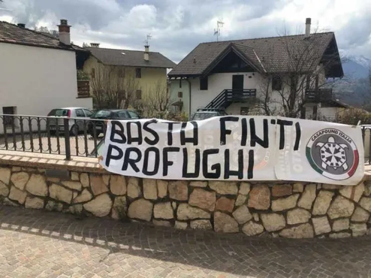 Nonostante le intimidazioni, «non mi arrendo: ospiterò i migranti»