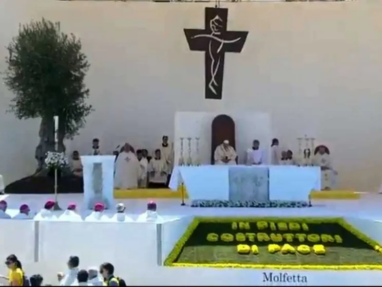 Il Papa a Molfetta: chiamati a essere sempre costruttori di pace