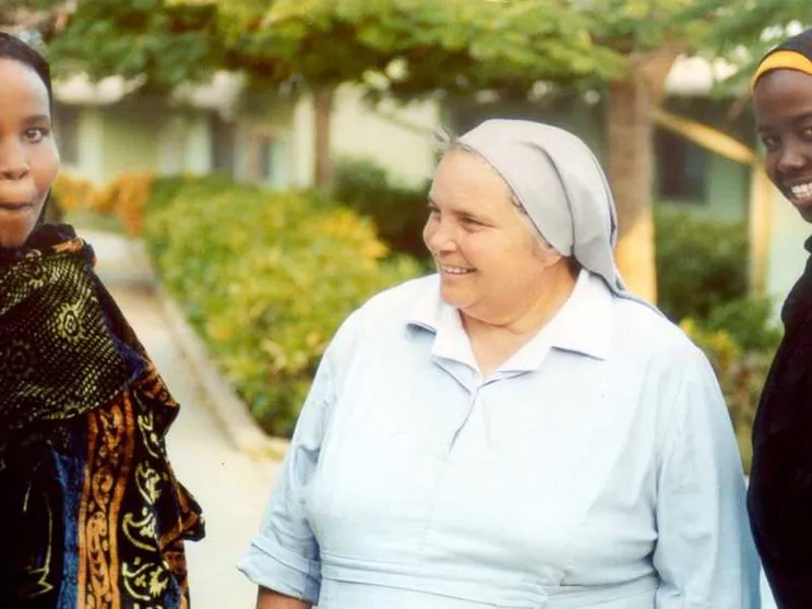 «Una pallottola con il mio nome»: chi era suor Leonella, ora beata