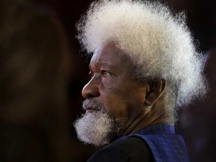 Wole Soyinka: «Liberiamo la libertà». Ma attenti a Internet