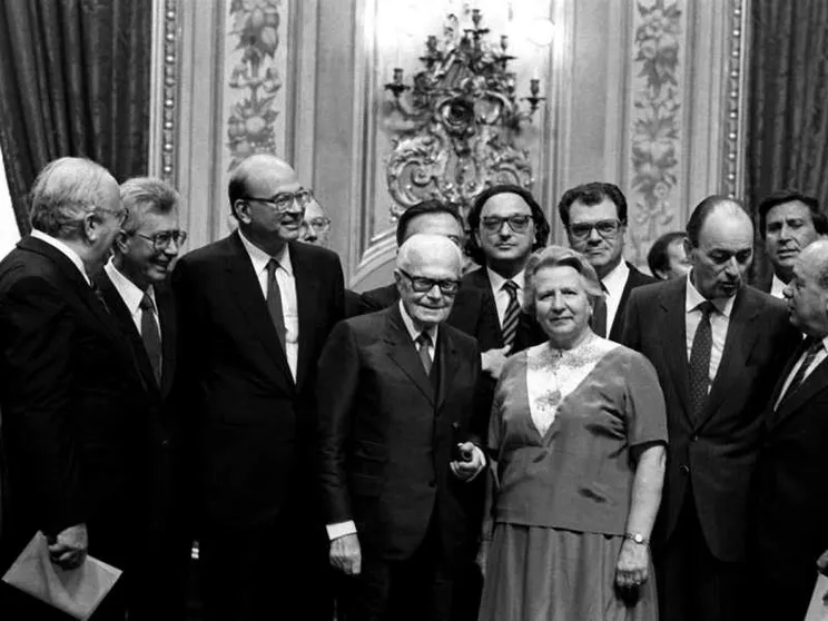1983 - L'avanzata socialista, Craxi va al governo