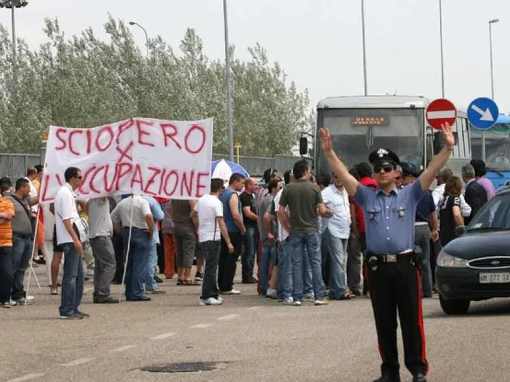 Più posti con la reindustrializzazione