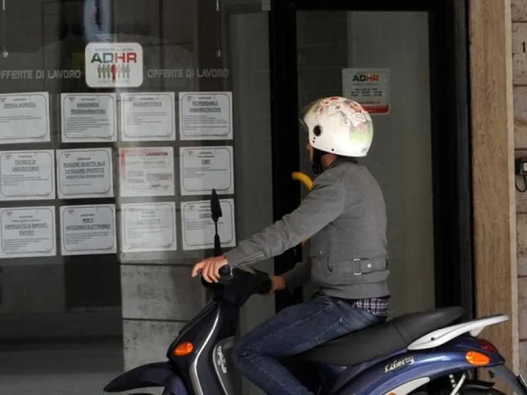 Boom di precari e rischio povertà per 9,3 milioni di italiani