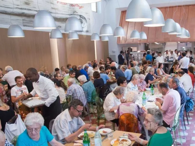 Refettorio ambrosiano, 800 persone aiutate a ripartire