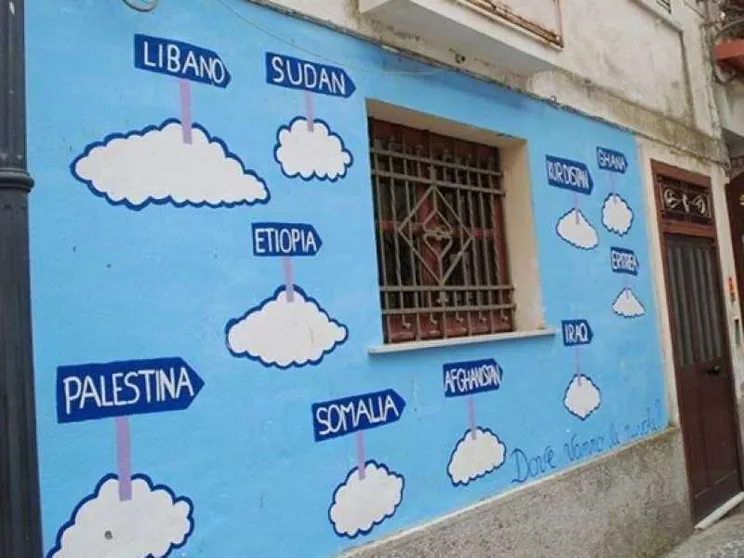 La diocesi scende in campo per salvare Riace