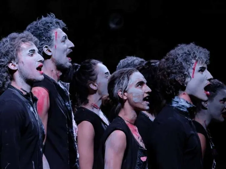 A Napoli il festival trasforma la scena in labirinto