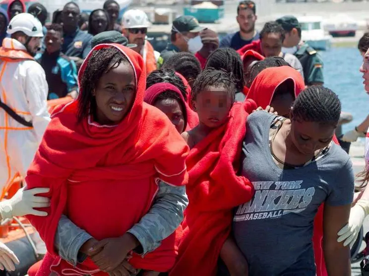 Nuovi soccorsi in mare. Così gli scafisti «sfidano» l'Italia