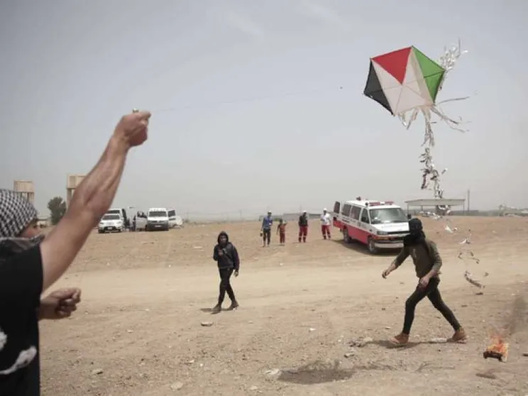 Pioggia di razzi da Gaza, Israele reagisce e bombarda