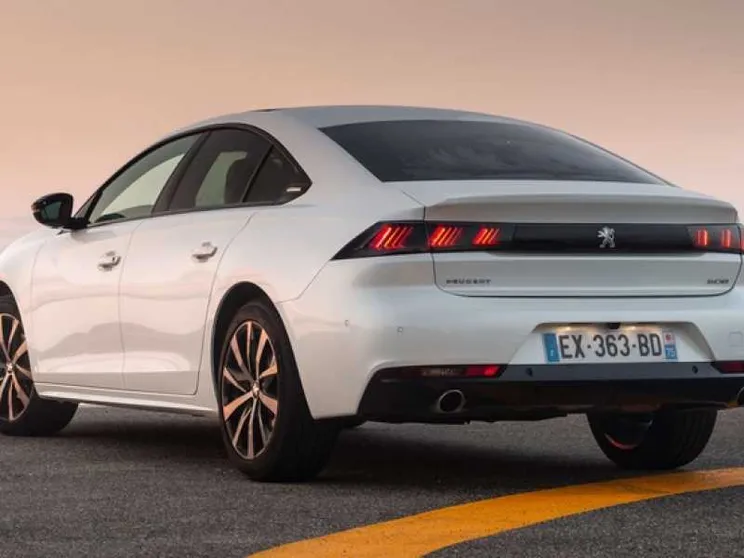 Peugeot 508, la berlina che ribalta la berlina