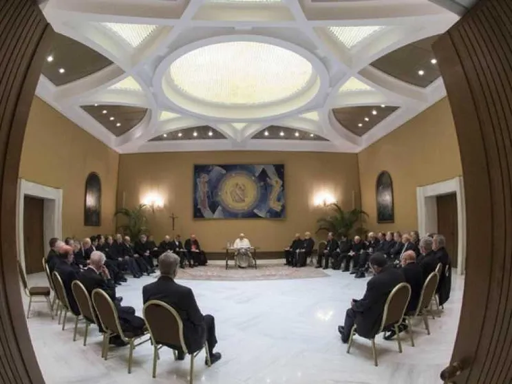 Abusi, lasciano altri due vescovi cileni